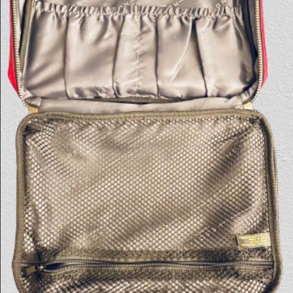 Kenneth Cole Reaction Toiletry/Cosmetic hanging zip up bag - Picture 3 of 9